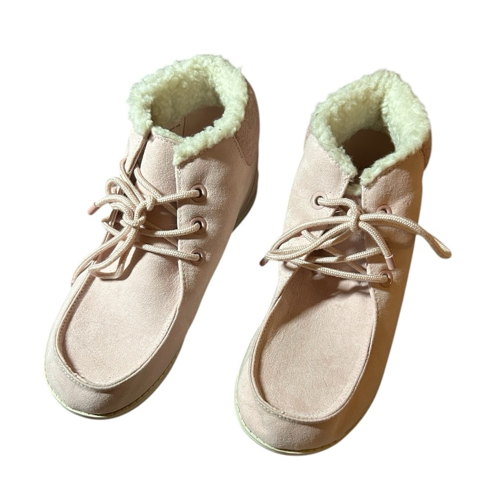 SO Pale Pink Faux Suede Sherpa‎ Boots Girls Size 6 Women’s size 8
